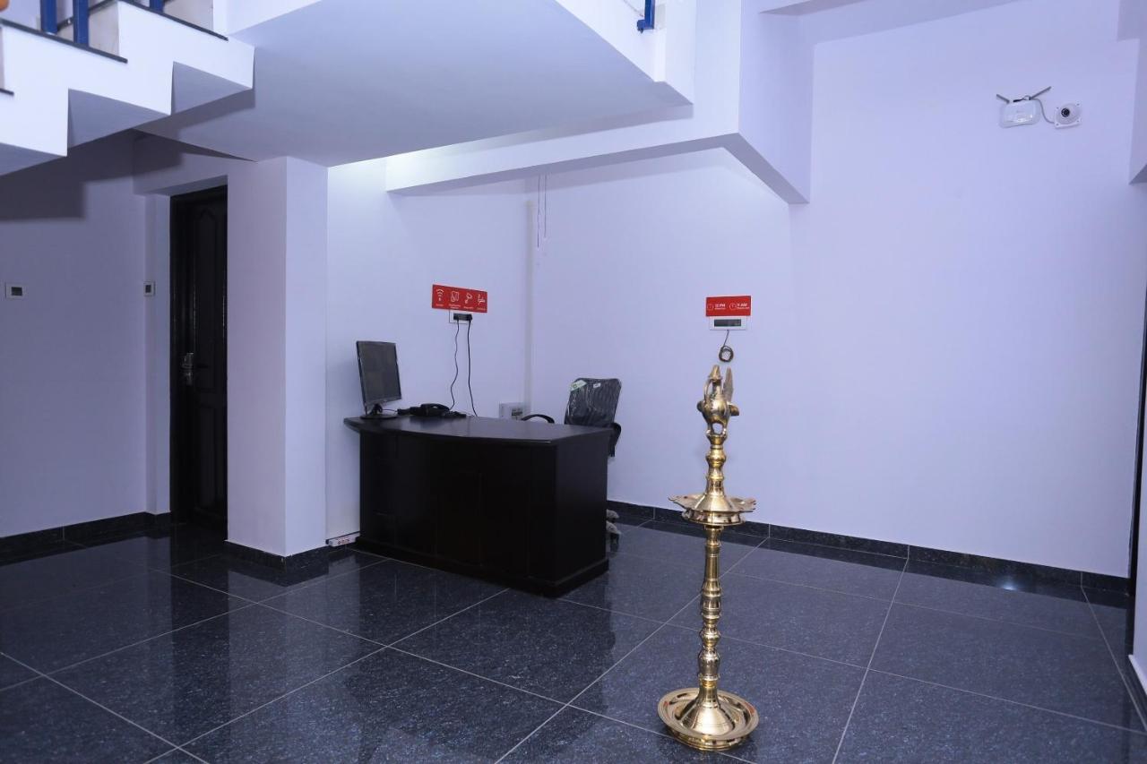 Oyo 26697 United Residency Hotell Kazhakuttam Eksteriør bilde
